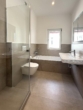 2. OG - Badezimmer, BW, Dusche, WC, WT, Fenster - Edles Wohnen wie in einem eigenen Haus – und dort wo andere Urlaub machen…
