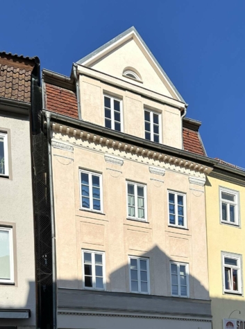 IN VORBEREITUNG – Mit viel Liebe zum Detail: Fassade und Innenarchitektur in Perfektion, 96450 Coburg, Mehrfamilienhaus