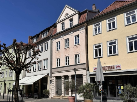 Mit viel Liebe zum Detail: Fassade und Innenarchitektur in Perfektion, 96450 Coburg, Mehrfamilienhaus