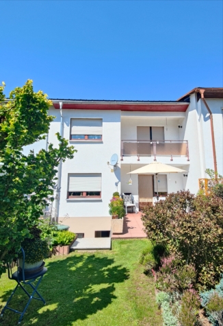 Hübsches Reihenmittelhäuschen in schöner und ruhiger Lage, 96515 Sonneberg, Reihenmittelhaus