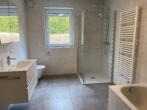 Bad - Exklusive 3-Zimmer-Wohnung mit Balkon in Ebern; frei ab 01.02.2026