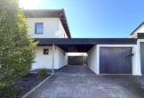 Carport und Garage.. - Wohnen auf hohem Niveau mit edlen Details und vielen Extras