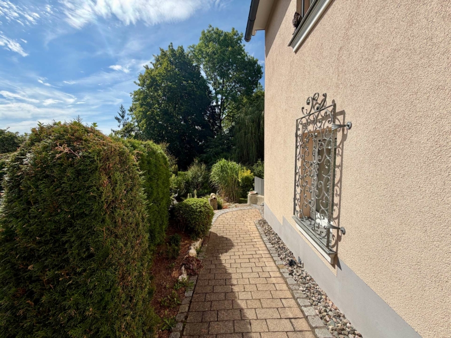 Weg in den Garten