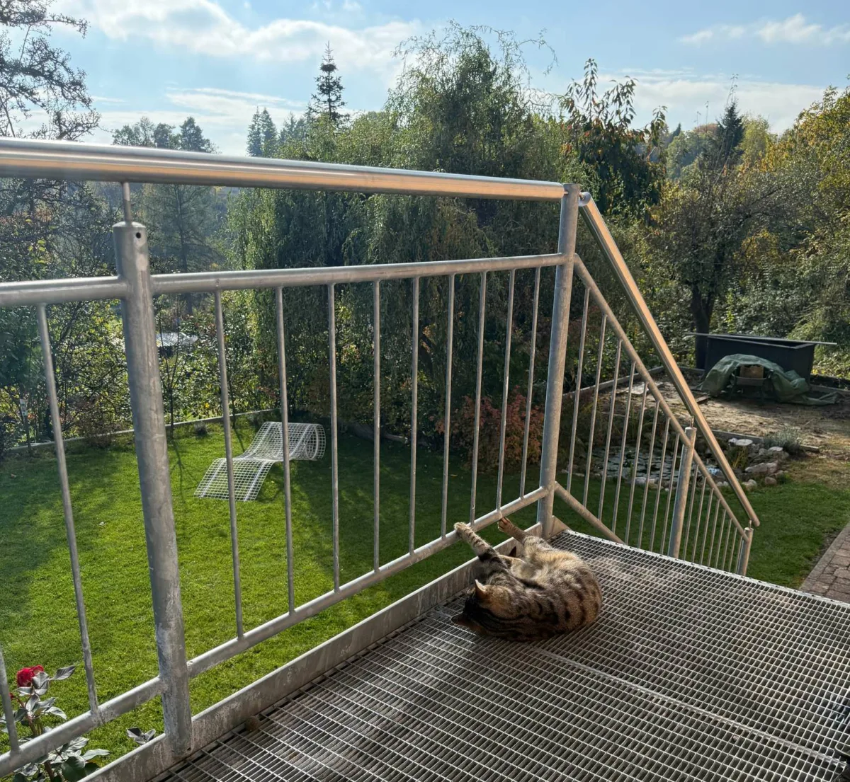 Stahltreppe zum Garten