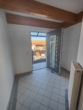 Eingang und Diele - IN VORBEREITUNG: Wohnen wie in einem kleinen Haus: außergewöhnliche Maisonette-Eigentumswohnung in Weitramsdorf