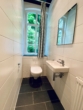 Gäste_WC - Individuelles Altbaujuwel: Sanierte 4-Zimmer-Altbauwohnung mit charmantem Wintergarten in Coburg