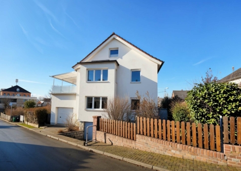 Großzügige 3-Zimmer-Wohnung mit überdachtem Balkon in Coburg-Creidlitz, 96450 Coburg, Etagenwohnung