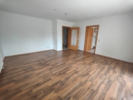 Wohnzimmer - Mit Einbauküche, schöner Terrasse und Gartenanteil. Helle Erdgeschosswohnung in Lautertal