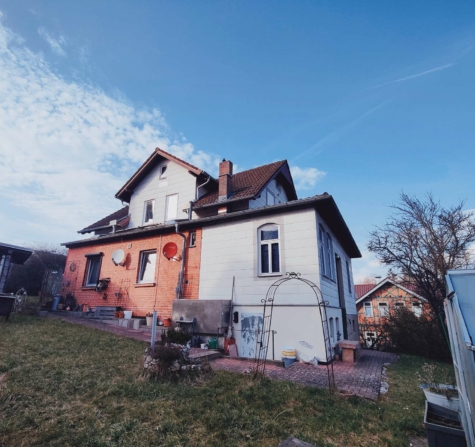Stadtnahes Haus mit schönem Garten zum Eigennutz oder zur Vermietung – Bezugsfertig!, 96450 Coburg, Zweifamilienhaus