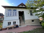 Hausansicht - Stadtnahes Zweifamilienhaus auf traumhaftem Grundstück in Coburg