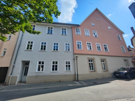 Interessantes Stadthaus mit einer Gewerbeeinheit (teilbar) und vier Wohnungen, 96450 Coburg, Stadthaus