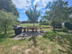 Grillplatz - Ein stilvolles Zuhause mit modernem Komfort und großem Garten