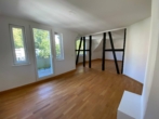 Wohnzimmer - Nähe Brose/Klinikum: Hübsche 3-Zimmer-Wohnung mit Einbauküche und kleinem Balkon