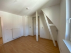 Arbeits-/ oder Kinderzimmer - Nähe Brose/Klinikum: Hübsche 3-Zimmer-Wohnung mit Einbauküche und kleinem Balkon