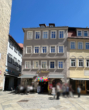 Ansicht. - 1A-Lage – Stadthaus mit zwei Gewerbeeinheiten und fünf Wohnungen