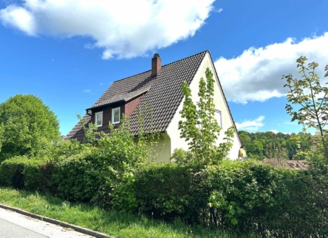 Reserviert: Ihr Zuhause mit traumhaftem Garten – inklusive einer Doppelgarage, 96479 Weitramsdorf, Einfamilienhaus