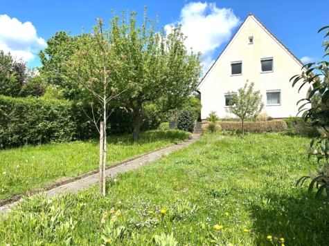 Ihr neues Zuhause – traumhafter Garten – und inklusive einer Doppelgarage, 96479 Weitramsdorf, Einfamilienhaus