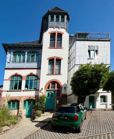 Charmante 2-Zimmer-Wohnung in stilvoller Altbauvilla in Sonneberg, 96515 Sonneberg, Etagenwohnung