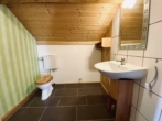 OG Badezimmer - In Vorbereitung: Charmantes Einfamilienhaus mit „Einliegeroption“ und sonnigem Garten in Creidlitz