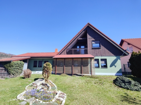 Reserviert: Schönes Zweifamilienhaus mit toller Aussicht, 96515 Sonneberg, Zweifamilienhaus
