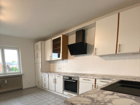 Großzügige 4-Zimmer-Wohnung mit eigenem Gartenanteil in Meeder, 96484 Meeder, Etagenwohnung