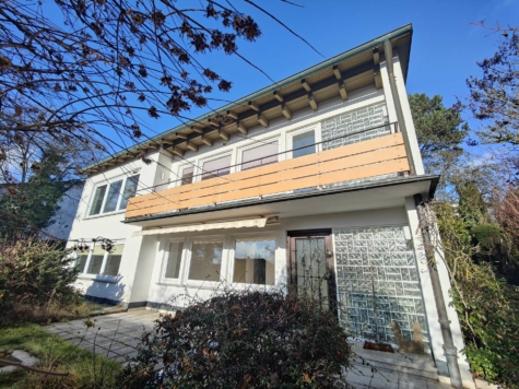 Passend für die große Familie oder Wohnen und Arbeiten unter einem Dach, 96450 Coburg, Haus