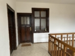 Treppenhaus.Wohnungseingang - Stilvolles Wohnen in geräumiger DG Wohnung- in toller Villa in Sonneberg