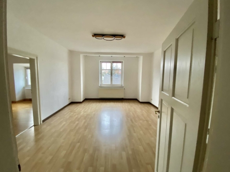 Stilvolles Wohnen in geräumiger DG Wohnung- in toller Villa in Sonneberg, 96515 Sonneberg, Dachgeschoss