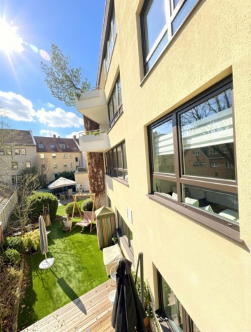 Innenstadtlage: Eigentumswohnung inkl. zwei Tiefgaragenstellplätzen, 96450 Coburg, Etagenwohnung