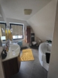 Badezimmer - Ein stilvolles Zuhause mit modernem Komfort und großem Garten