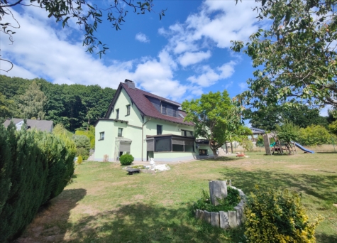 Ein stilvolles Zuhause mit modernem Komfort und großem Garten, 96515 Sonneberg, Einfamilienhaus