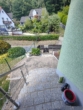 Blick aus der Haustür - Ein stilvolles Zuhause mit modernem Komfort und großem Garten