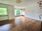 Wohnzimmer Erdgeschoss - Reserviert: Ihr Zuhause für die große Familie? Wecken Sie dieses Haus aus seinem Dornröschenschlaf…