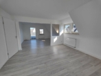 Wohnzimmer Obergeschoss Einheit 1 - Schön renoviertes Einfamilienhaus mit Einliegerwohnung in Rödental