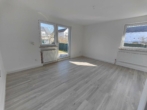 Wohnzimmer Einheit 2 - Schön renoviertes Einfamilienhaus mit Einliegerwohnung in Rödental