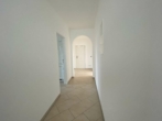 Flur - Attraktive 3-Zimmer-Wohnung mit moderner Einbauküche und Balkon